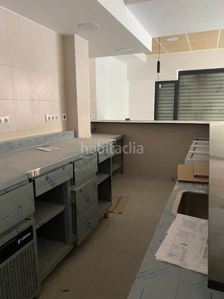 Foto 0d430e71-2209-4e47-a619-f1fa6fc3b208. Trapasso locale commerciale con riscaldamento in Centre Salt