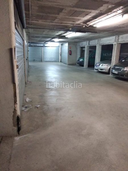 Foto 54e0c3fd-7721-4248-8e95-8f37d82243b3. Parking coche en carrer d'ausiàs march 4 garraje cerrado dos plazas en Salt