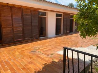 Masia a Saus, Camallera i Llampaies. Casa para reformar con muchas posibilidades