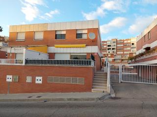 Chalet  Carrer de mestre benaiges. Casa adosada/xalet a la  zona 'urbanització de llevant (baixada