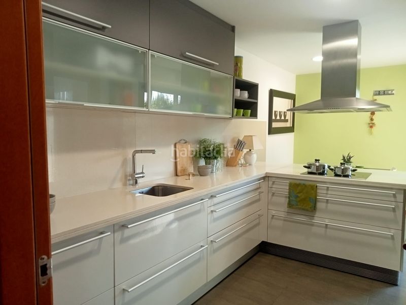 Foto ac3f1e1b-1e2e-4160-a88a-f10d1b3c38b3. Chalet with fireplace heating parking pool in Castellvell del Camp