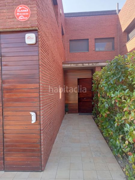 Foto cc73eed2-224b-47c1-925c-2a315c536b4e. Chalet with fireplace heating parking pool in Castellvell del Camp