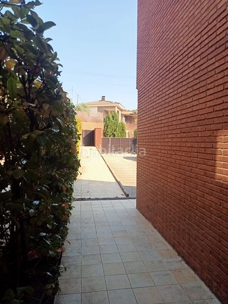 Foto d26e35b5-622d-430e-8573-b206c17ef7d0. Chalet with fireplace heating parking pool in Castellvell del Camp