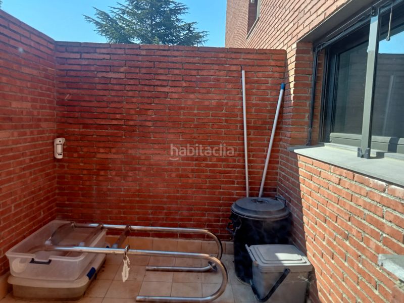 Foto f9953a41-28f1-44fb-970d-270e31f31a24. Chalet with fireplace heating parking pool in Castellvell del Camp