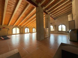 House  Carrer santa llúcia. Pairal ideal per una familia