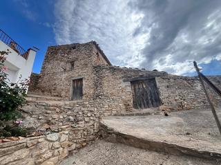 House in Carrer castell 5. Amb encant en zona emblemàtica de montbrió de la marca