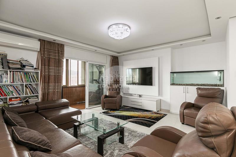 Foto 54ca15d9-2bfb-4ba3-94f9-d34f2e56db48. Flat with pool in Fort Pienc Barcelona