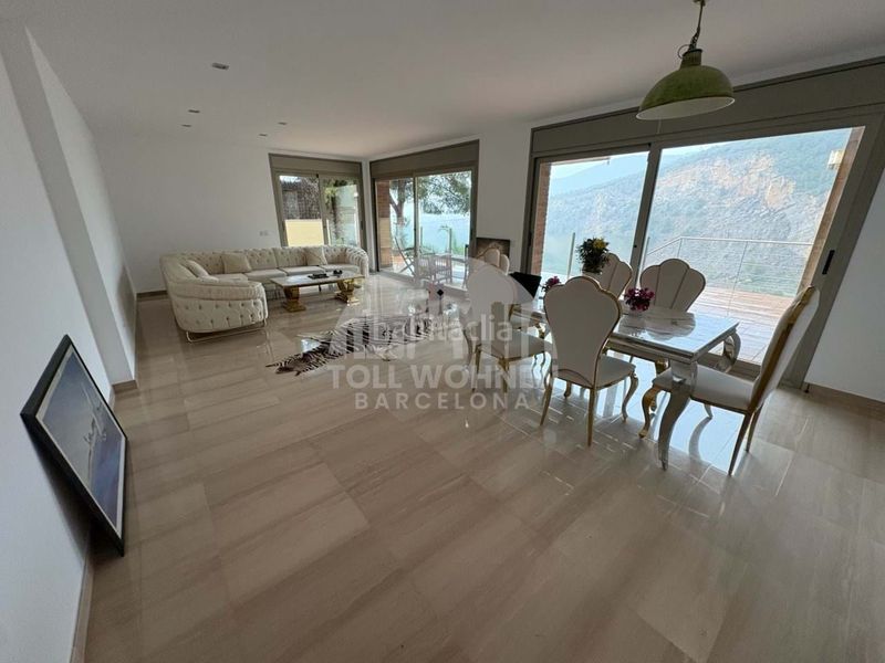 Foto 0a2d2825-91a4-49f4-85ce-5a7e61cbe166. Casa adosada en les botigues de Sitges Sitges