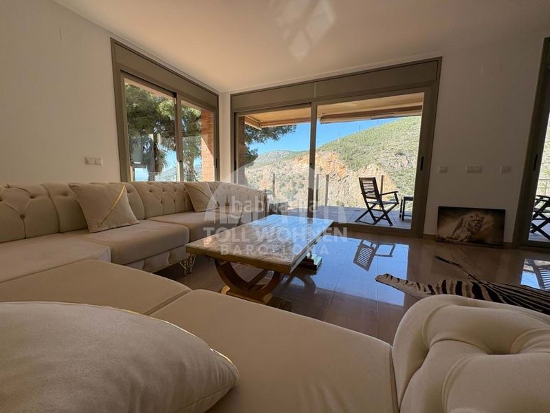 Foto 18e18476-b395-43d5-ade9-eabbf5a440b7. Casa adosada en les botigues de Sitges Sitges