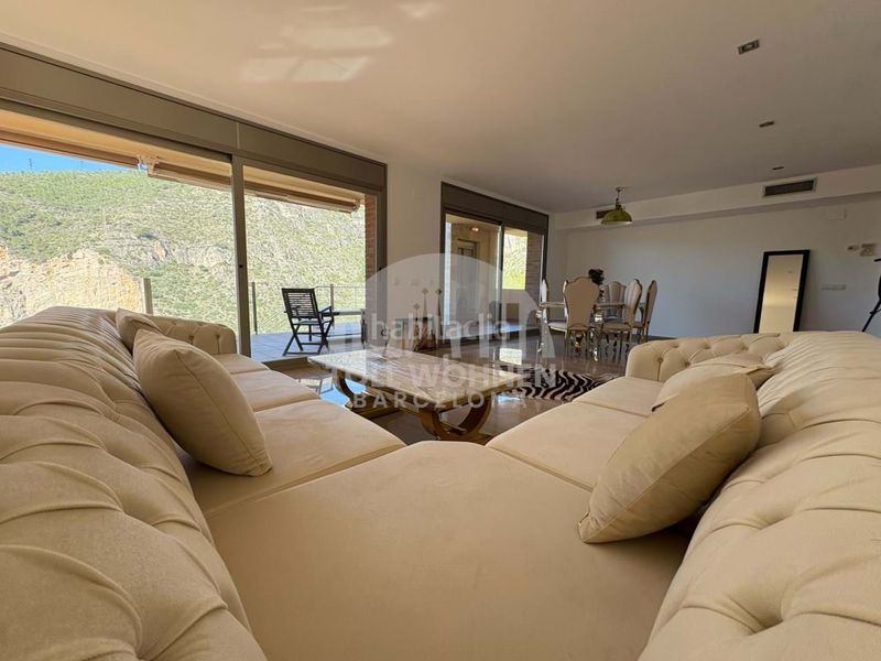 Foto 1b9e9aeb-7270-48c9-b981-759197790f63. Casa adosada en les botigues de Sitges Sitges