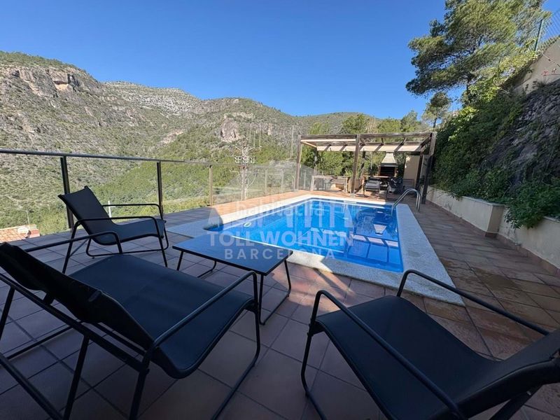 Foto b69c327c-9945-4f6c-9141-45c4d20362ff. Casa adosada en les botigues de Sitges Sitges