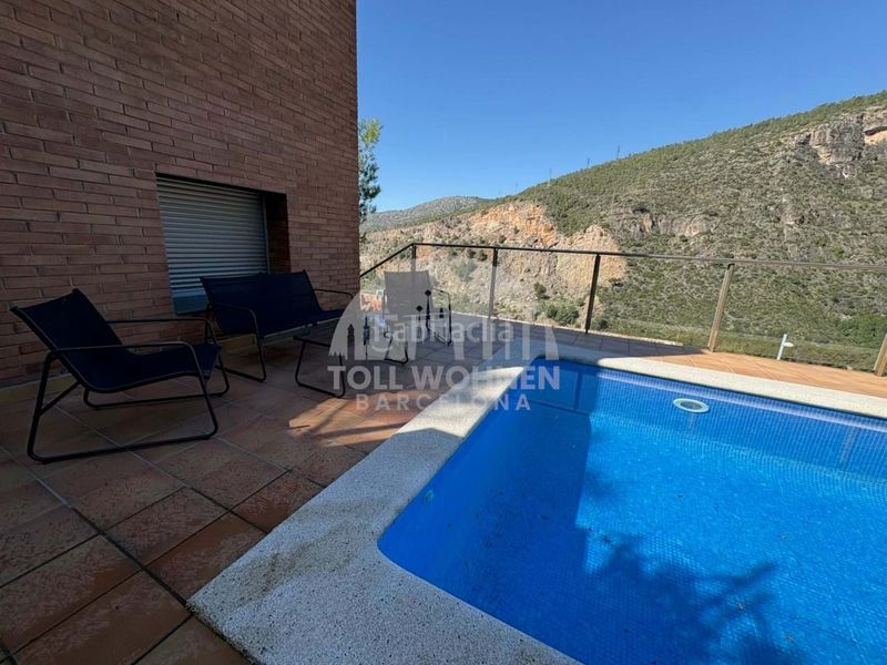 Foto d14b12a3-93f3-450c-baf8-59434df641e1. Casa adosada en les botigues de Sitges Sitges