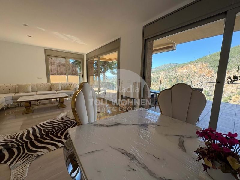 Foto eee57896-c588-4a52-b6df-dda75f9983c0. Casa adosada en les botigues de Sitges Sitges