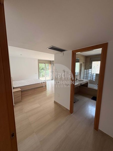 Foto fdbe8cdf-1d84-4b9c-8cd0-7ed64b06a63a. Casa adosada en les botigues de Sitges Sitges