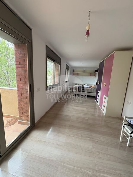 Foto a786704d-d210-4d00-af01-93588a32287b. Casa adossada amb calefacció aparcament piscina a Sitges