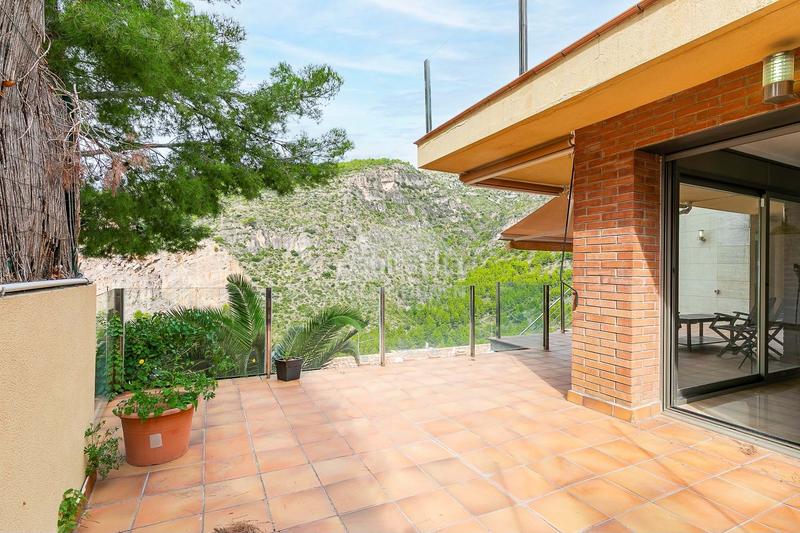 Foto 07af8246-299b-4796-acef-3c33cdc85904. Casa amb calefacció aparcament piscina a les botigues de Sitges Sitges