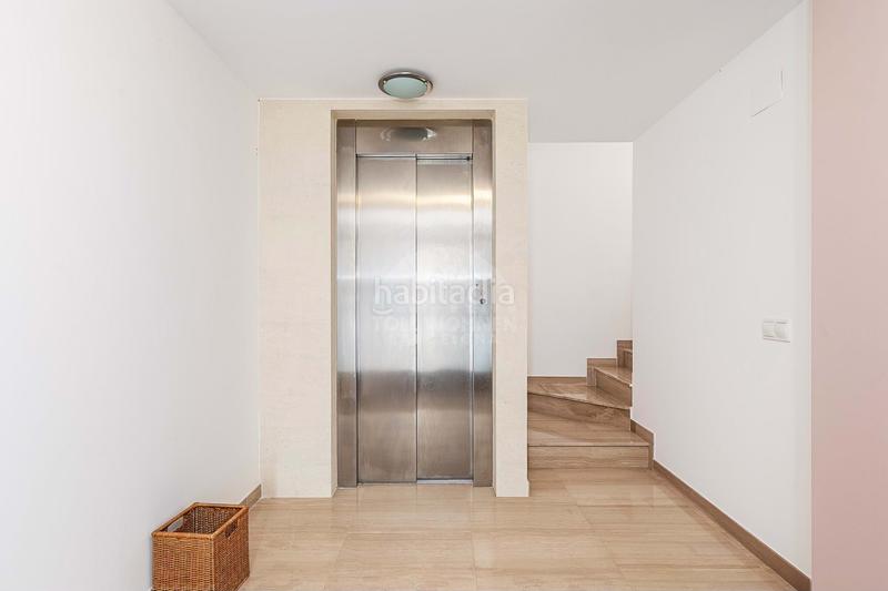 Foto 36a9f9c8-a350-4bd7-85bf-637eb4bbc52d. Casa amb calefacció aparcament piscina a les botigues de Sitges Sitges