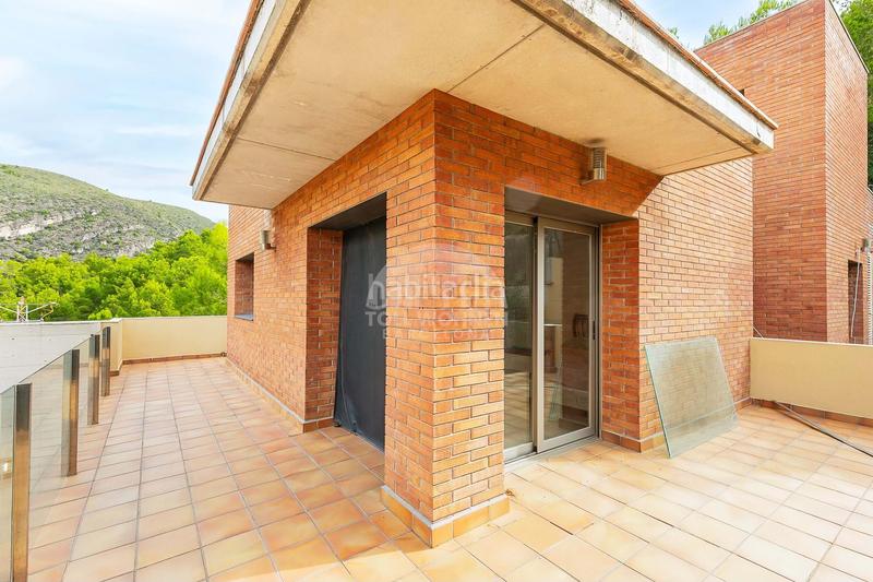 Foto 3923cd7f-6024-46d4-b4cb-e069d02953b6. Casa amb calefacció aparcament piscina a les botigues de Sitges Sitges