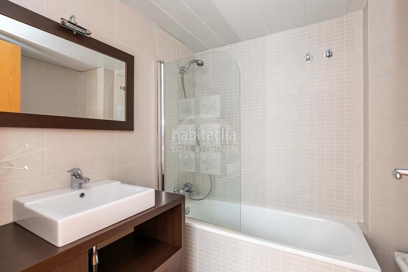 Foto 82330a19-23e4-4ff3-a02b-605acfddead6. Casa amb calefacció aparcament piscina a les botigues de Sitges Sitges