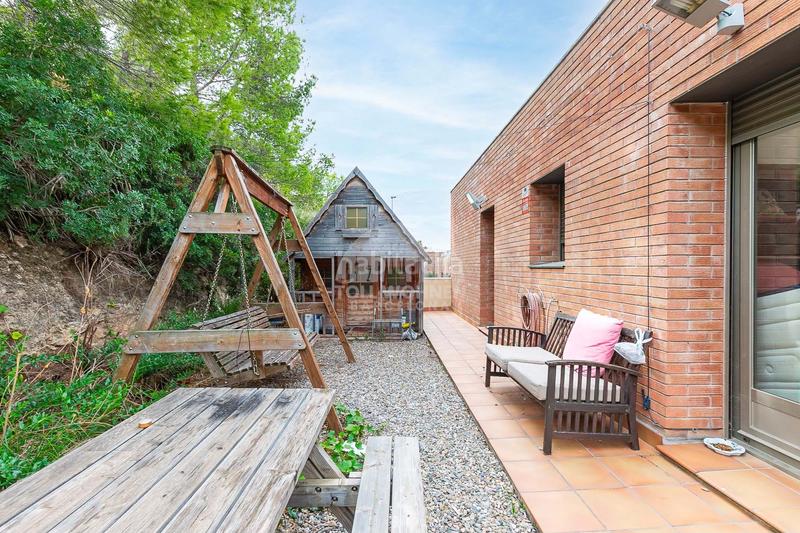 Foto 92b4fff9-9a7c-48e5-b7b8-17bf67cc7a1b. Casa amb calefacció aparcament piscina a les botigues de Sitges Sitges