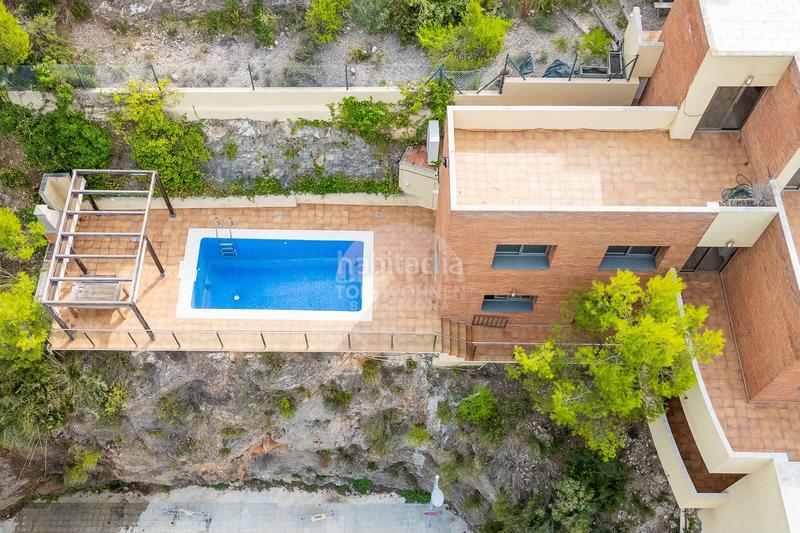 Foto c2c68ce8-275c-4a87-a948-95ccb8af49b3. Casa amb calefacció aparcament piscina a les botigues de Sitges Sitges