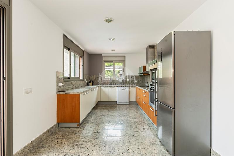 Foto e88fdaf9-79d0-471c-8607-4033d633752e. Casa amb calefacció aparcament piscina a les botigues de Sitges Sitges