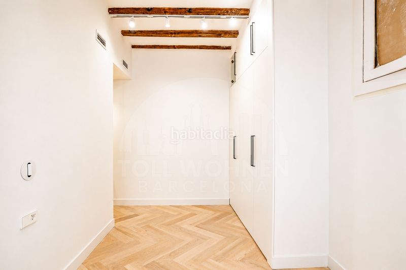 Foto f53a6d06-8dd3-4282-b64e-875ec3758128. Piso en Gòtic Barcelona