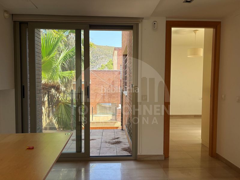 Foto 2a4b6cea-330c-4d58-89cd-9db9c2b70d0b. Casa amb calefacció aparcament piscina a les botigues de Sitges Sitges