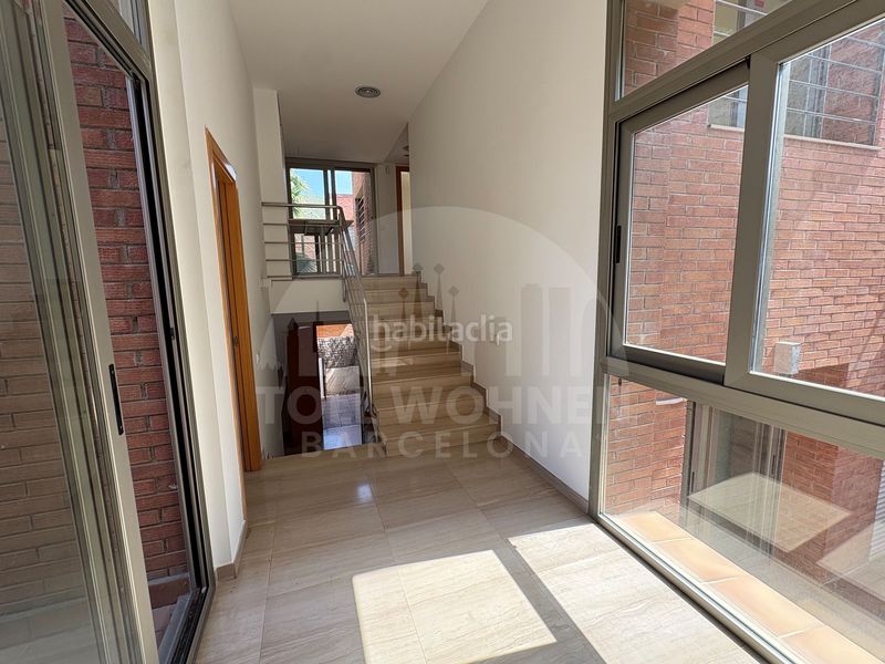 Foto 3d718d3a-9ddb-4623-b1fb-66167856f99c. Casa amb calefacció aparcament piscina a les botigues de Sitges Sitges
