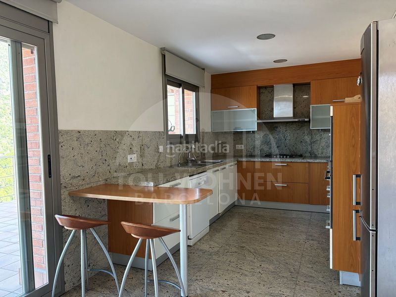 Foto 4e7edb70-8366-4c42-87ed-34f553a408c3. Casa amb calefacció aparcament piscina a les botigues de Sitges Sitges