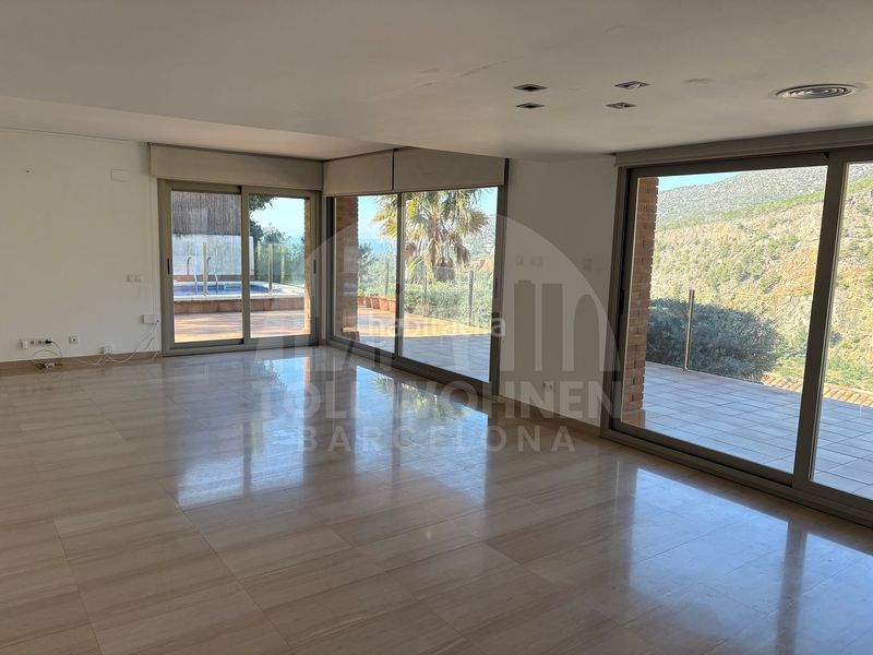 Foto 72a27823-e0a3-44e8-be8a-8a8304ebc0f4. Casa con riscaldamento parcheggio piscina in les botigues de Sitges Sitges