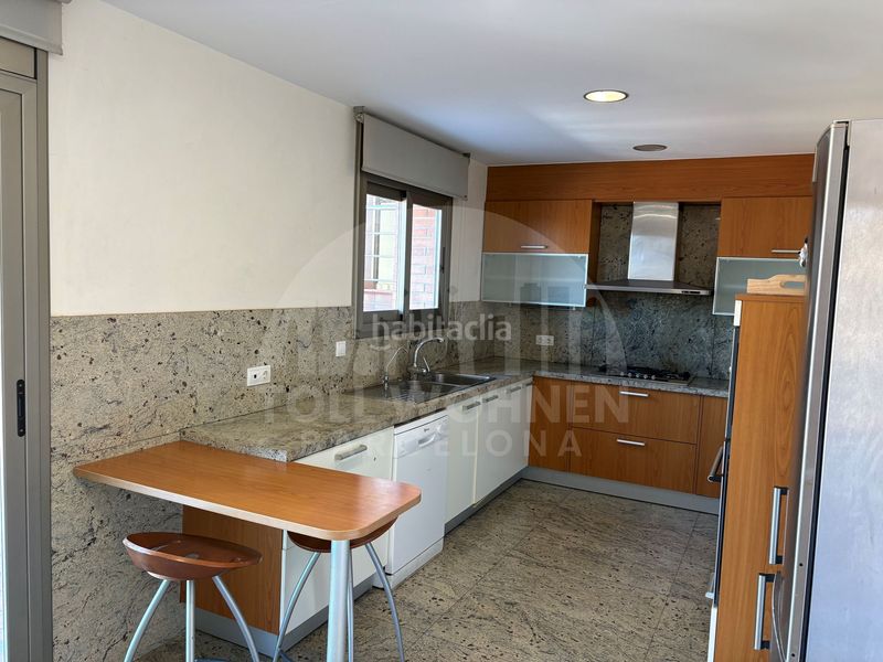 Foto b2545f7e-01a9-438b-b61c-5258a582cd84. Casa con riscaldamento parcheggio piscina in les botigues de Sitges Sitges