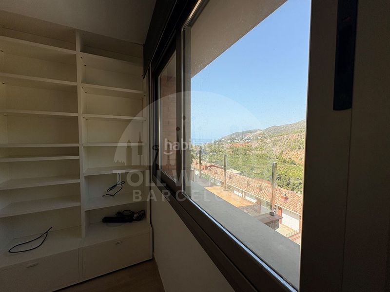 Foto b25f6bed-3f84-4e9c-918c-db476ec9042c. Casa amb calefacció aparcament piscina a les botigues de Sitges Sitges