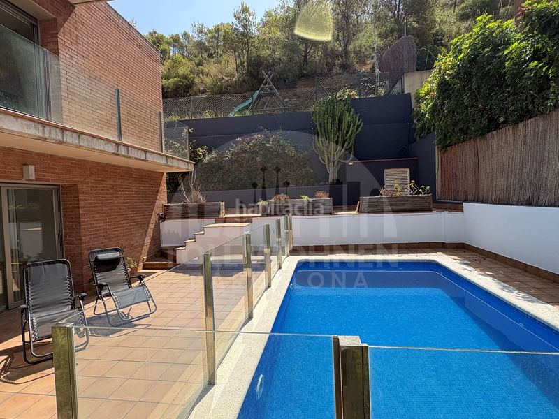 Foto cf7759a5-688b-4679-8cbd-1463f969f7ee. Casa amb calefacció aparcament piscina a les botigues de Sitges Sitges