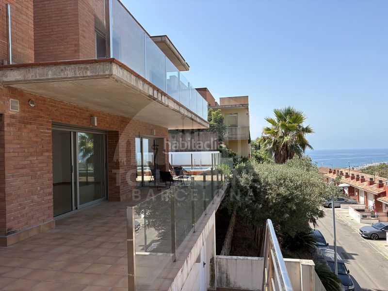Foto d669d1a1-5d4d-4ecf-b29d-a10e114d3240. Casa amb calefacció aparcament piscina a les botigues de Sitges Sitges