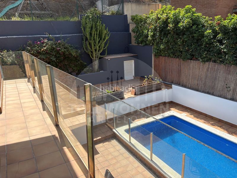Foto 3ad56e89-fb04-4048-8088-fac4ffea7c70. Maison avec chauffage parking piscine dans les botigues de Sitges Sitges