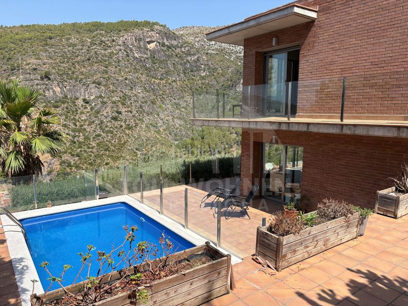 Foto 6b8fcf4d-6fc6-4201-83c9-62700ab2a44a. Maison avec chauffage parking piscine dans les botigues de Sitges Sitges