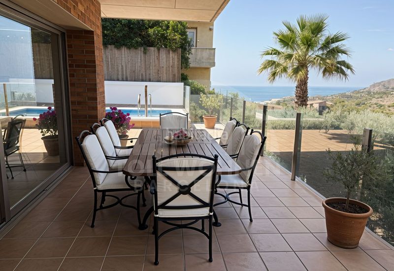 Foto f3549c86-855e-4ccc-8c43-ed6245a18f6f. Maison avec chauffage parking piscine dans les botigues de Sitges Sitges