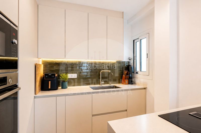 Foto fa547cea-74a0-4228-9850-3ee857f4e57f. Penthouse in El Camp de l´Arpa del Clot Barcelona
