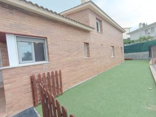 Maison à Lliçà d´Amunt. Casa seminueva a 25 minutos de barcelona