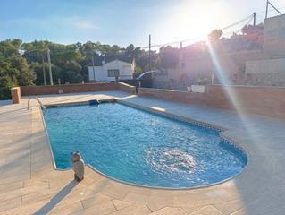 Casa en Lli dAmunt. Casa con 2 salones comedores y salida directa a piscina