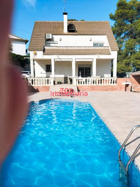 Foto 3548148c-5227-4917-92de-ed91a86091f6. Casa amb xemeneia calefacció aparcament piscina a Lliçà d´Amunt