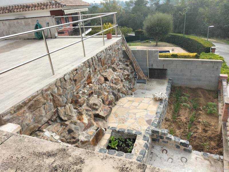 Foto 9fe7348f-f0cd-4ed8-bee7-74827207a0c5. Casa amb xemeneia calefacció aparcament piscina a Lliçà d´Amunt