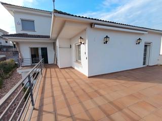 Casa a Caldes de Montbui. Casa a 4 vientos con habitaciones en planta sin escaleras para e