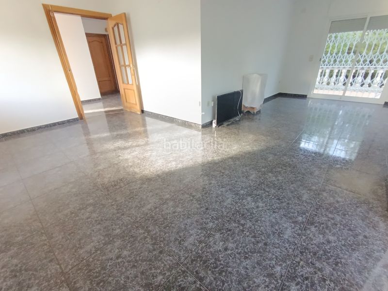 Foto 77fc6770-6022-49c9-aabe-be96884843b2. Casa amb aparcament a Sentmenat