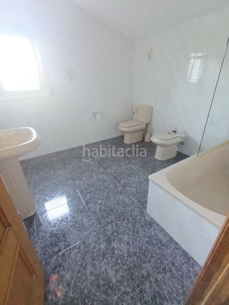 Foto b69a0f87-4d2a-43f7-ae80-0b64bb1d58ce. Casa amb aparcament a Sentmenat