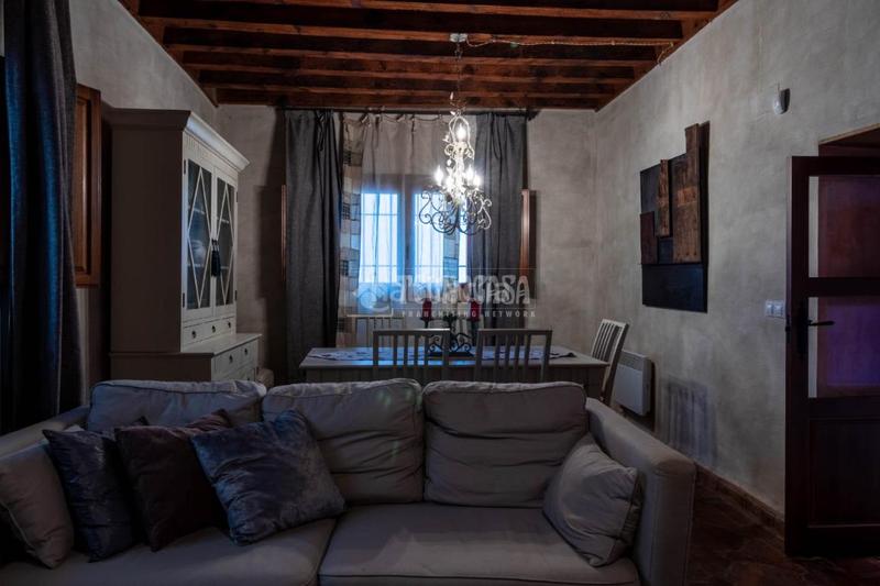 Foto 1073868d-5cb9-4864-8cd5-2cc60651dc35. Casa aparellada a Guadix