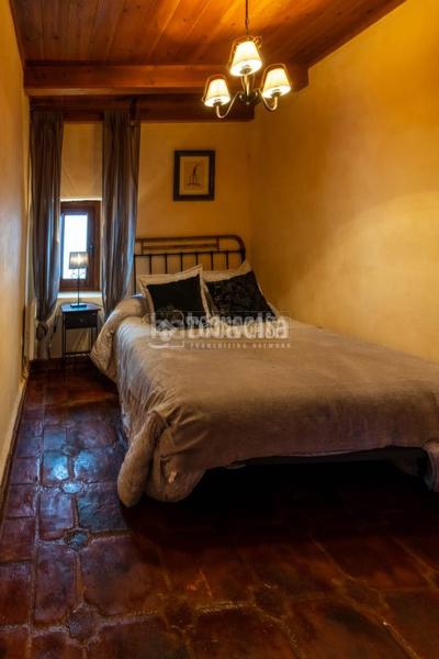 Foto eb4af06d-8189-40f1-b5f2-d90d1112d35f. Casa aparellada a Guadix