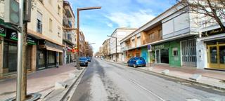 Casa aparellada a Baza. Casa en venta en baza