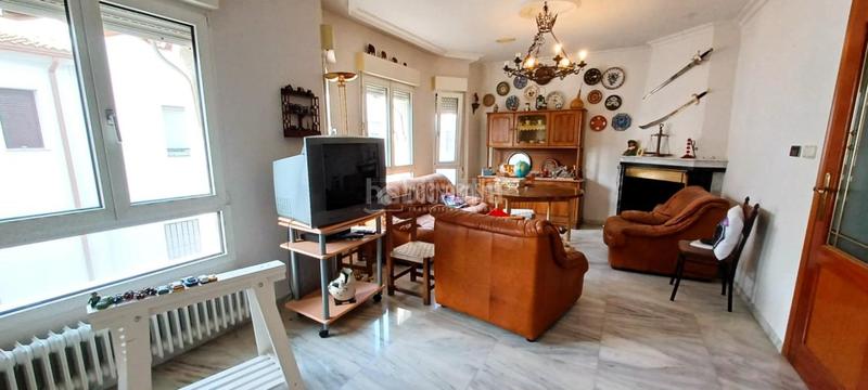 Foto 38f5cb21-0b2b-4228-942a-a366ec07340d. Casa pareada casa en venta en Baza